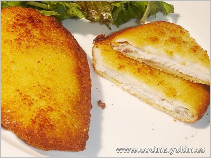 BREADED CHICKEN WITH BECHAMEL - The chicken breaded in this way with bechamel, wins in smoothness and creaminess.