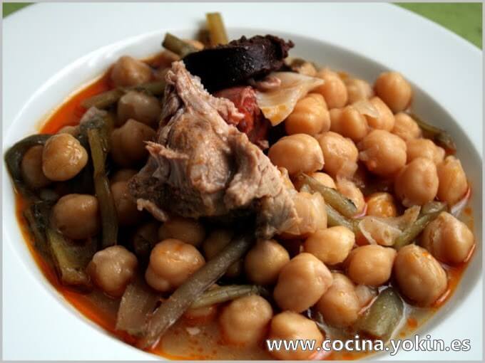 TRADITIONAL CHICKPEA STEW - A very convincing dish and with many variations. Very tasty and full dish can be served as a single dish.