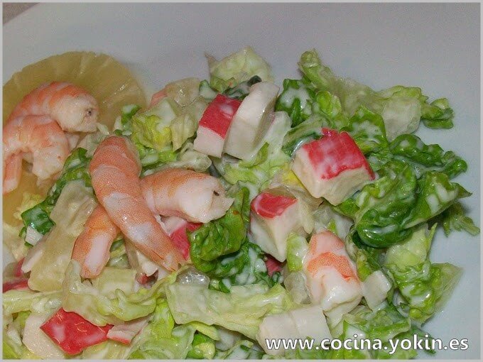PRAWN SALAD - Salad made with prawn on a bed of lettuce. Shrimp also can be used. It is a quick and easy dish to prepare.