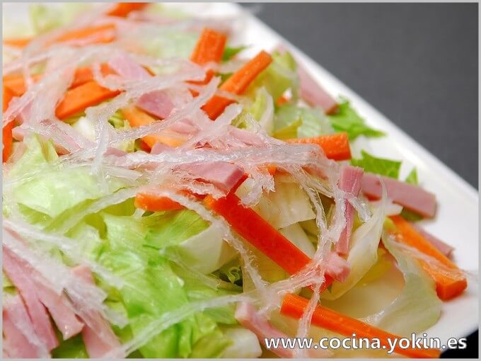 CHINESE SALAD - This recipe is an interpretation of the original. I wanted to adapt in a simple way so that everyone can do it at home.