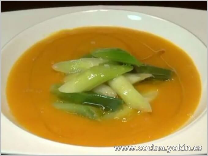 CREAM OF PUMPKIN AND LEEK - Very soft to the palate and digestive light dish, and allows inputting more consistent dishes. Easy preparation.